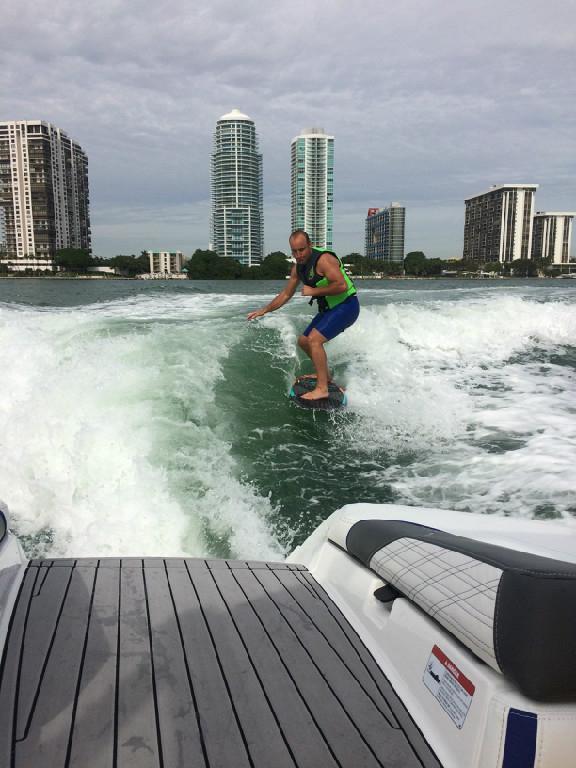 Gator Bait Wakeboard Escuelal USCG Licencia Capitan Marcos Moran